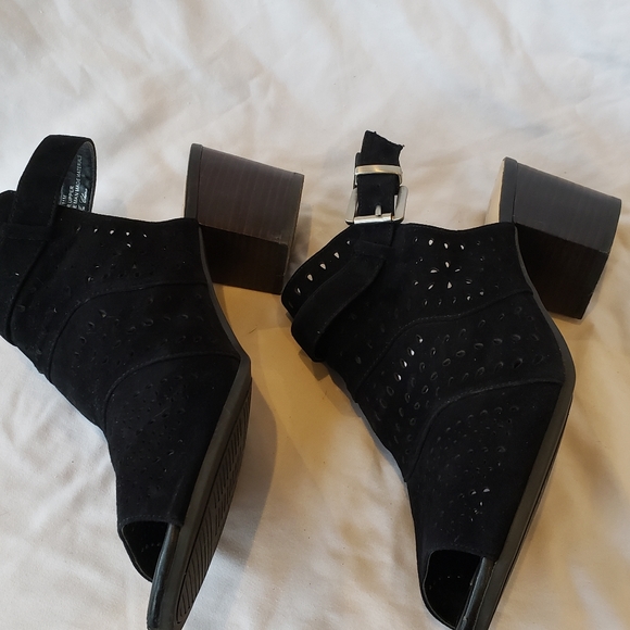 Bella Vita Fonda Slingback Black Peep Toe Sandal - Picture 2 of 12